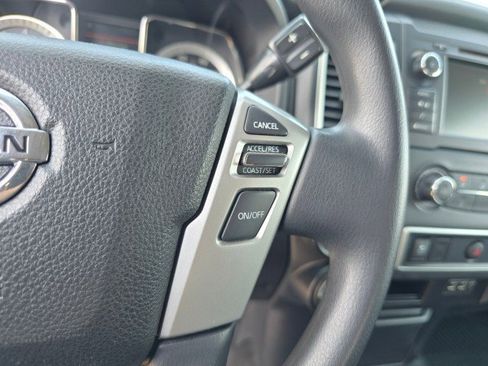 Used 2019 Nissan Titan S image 28