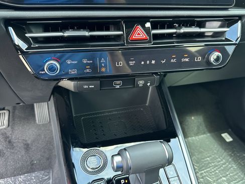 New 2026 Kia Niro FWD image 22