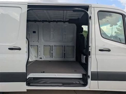 Used 2025 Mercedes-Benz Sprinter 2500 image 8
