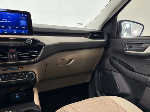 Used 2022 Ford Escape SE w/ SE Sport Appearance Package FWD image 28