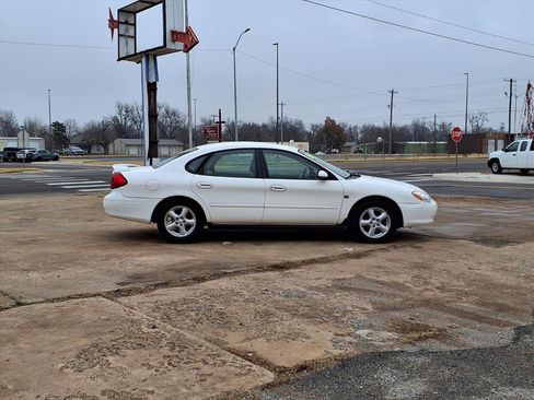 Used 2002 Ford Taurus SES image 2