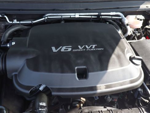 Used 2019 Chevrolet Colorado LT AWD/4WD image 13