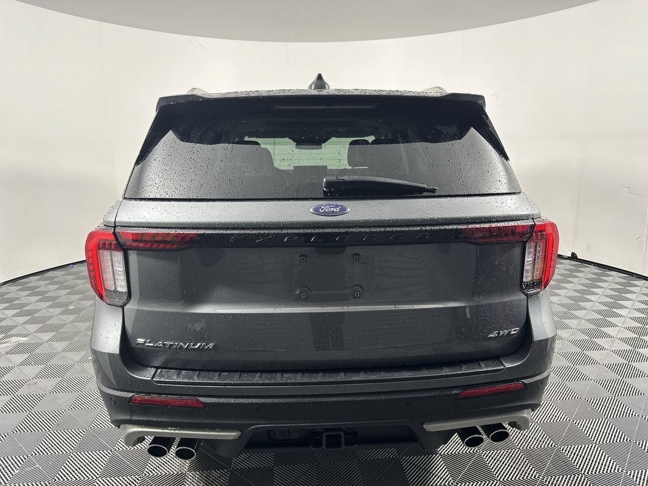Used 2025 Ford Explorer Platinum w/ Ultimate Package AWD/4WD image 19