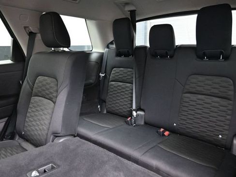 Used 2025 Nissan Pathfinder SV FWD image 23