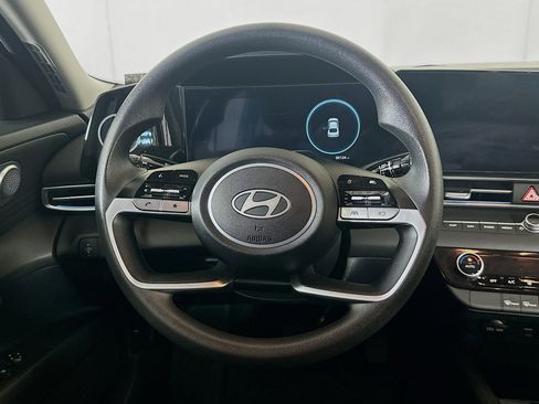 Used 2024 Hyundai Elantra Blue image 18