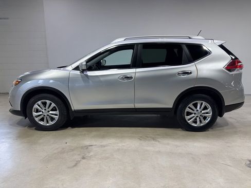 Used 2015 Nissan Rogue SV w/ SV Premium Package FWD image 4