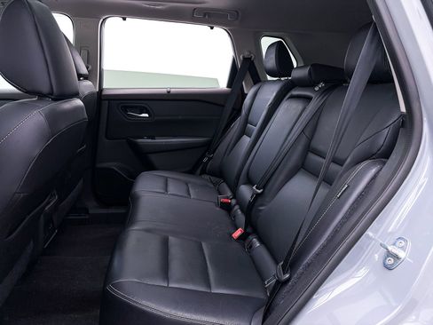 Used 2022 Nissan Rogue SL w/ SL Premium Package image 41