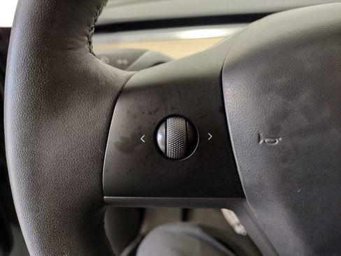Used 2023 Tesla Model Y Long Range AWD/4WD image 21