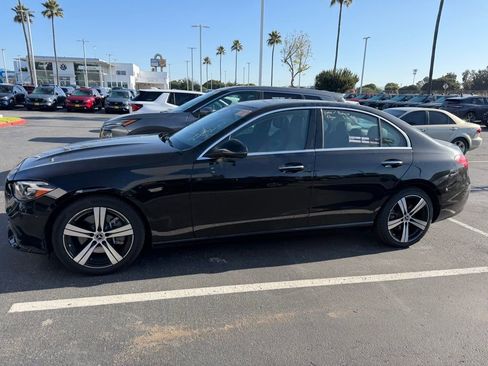 Used 2025 Mercedes-Benz C 300 Sedan image 2