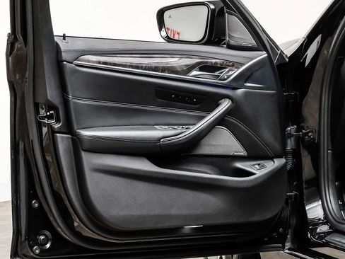 Used 2018 BMW M550i xDrive image 37