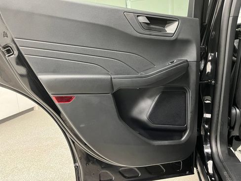 Used 2025 Ford Escape Active AWD/4WD image 39