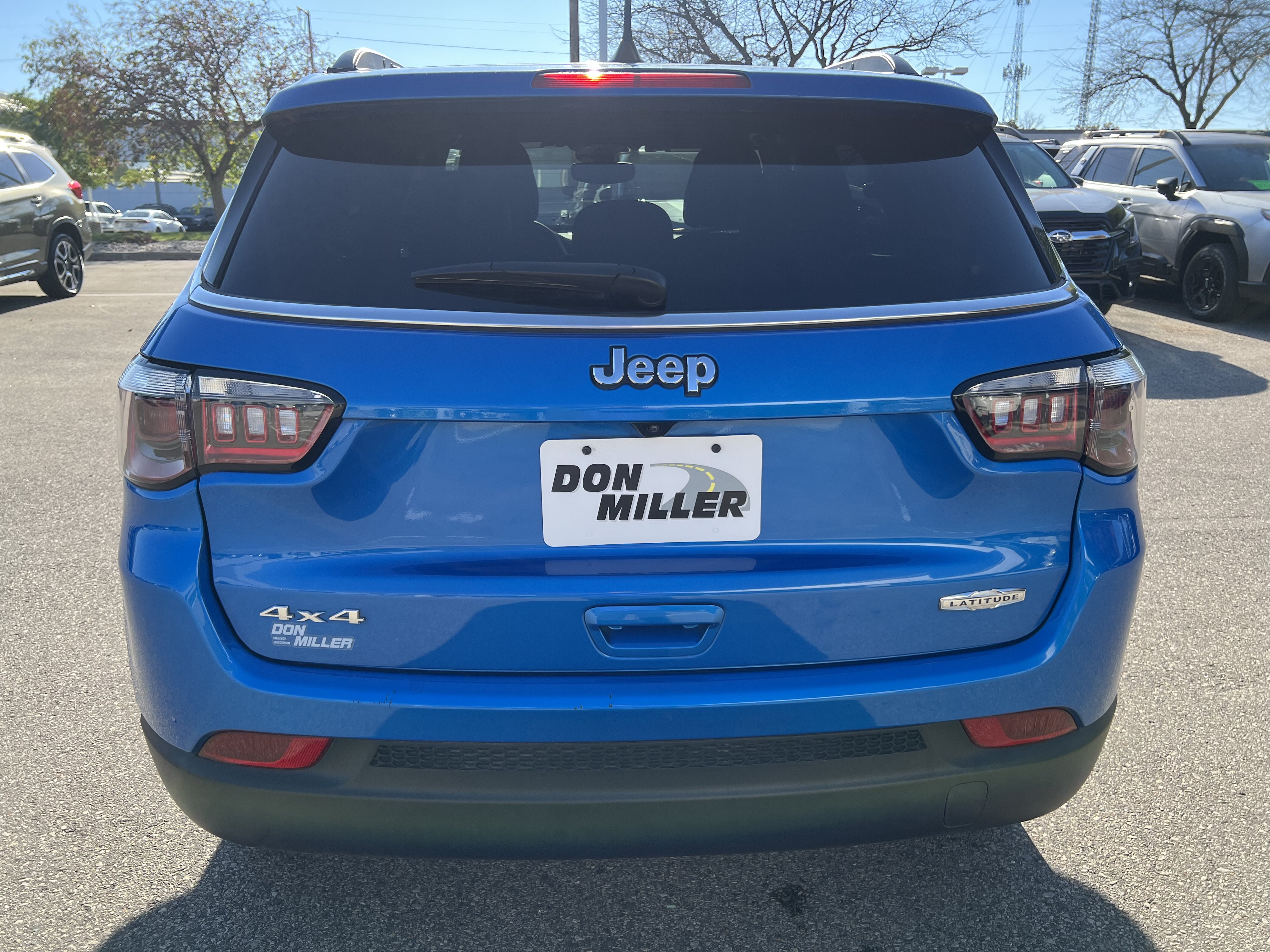 Used 2025 Jeep Compass Latitude AWD/4WD image 6