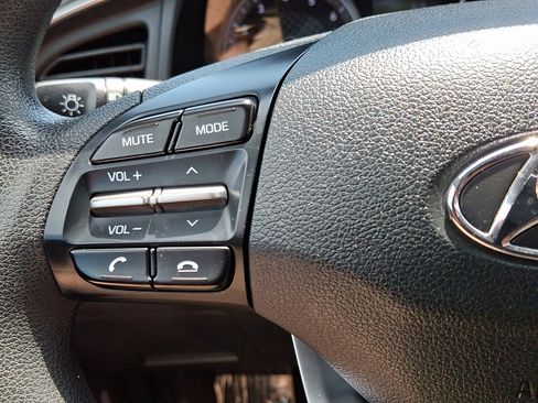 Used 2019 Hyundai Elantra SE w/ Cargo Package FWD image 20