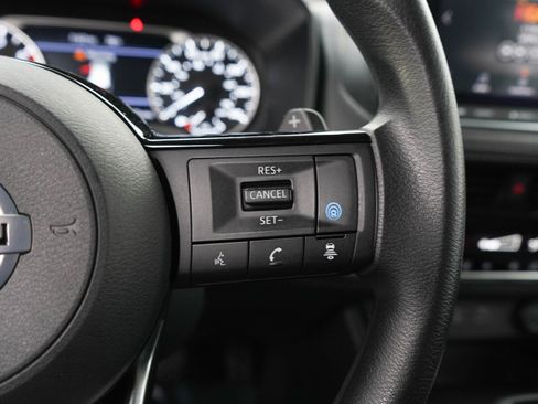 Used 2021 Nissan Rogue SV AWD/4WD image 26