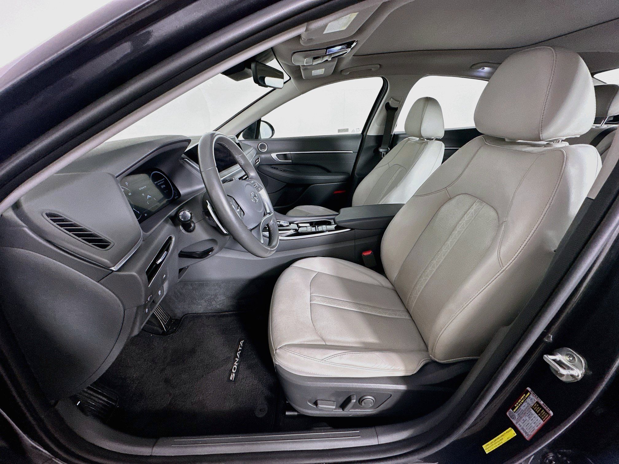 Used 2021 Hyundai Sonata Limited w/ Preferred Accessory Package FWD image 13