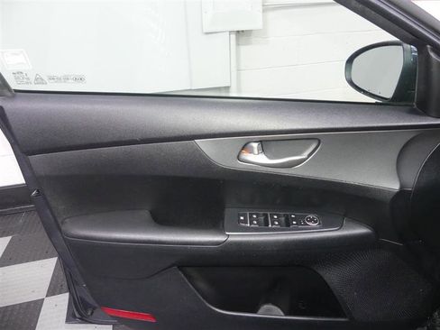 Used 2019 Kia Forte LXS image 17