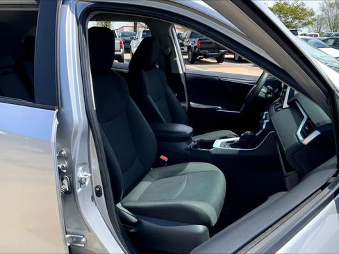 Used 2024 Toyota RAV4 LE image 9