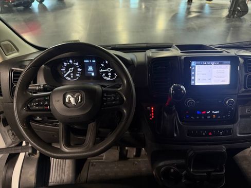 Used 2025 RAM ProMaster 2500 w/ Convenience Group FWD image 13