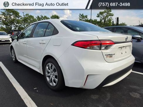 Used 2020 Toyota Corolla LE FWD image 4