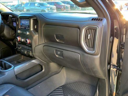 Used 2022 GMC Sierra 2500 AT4 w/ Gooseneck/5TH Wheel Package image 17