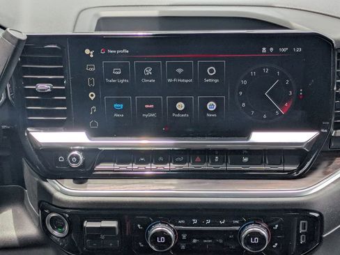 Used 2025 GMC Sierra 1500 SLT RWD image 17