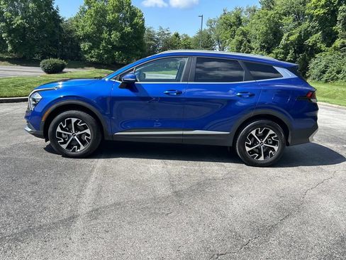 Used 2023 Kia Sportage EX AWD/4WD image 4