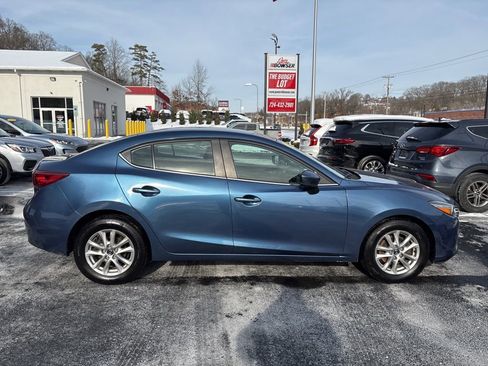 Used 2017 MAZDA MAZDA3 Sport w/ Preferred Equipment Package image 6