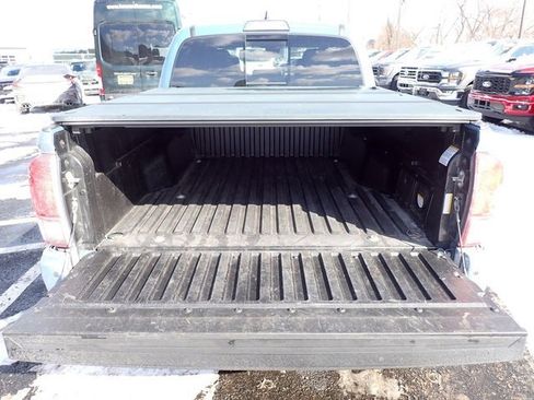 Used 2019 Toyota Tacoma TRD Off-Road image 8