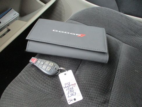 Used 2015 Dodge Grand Caravan SXT w/ Security Group FWD image 36