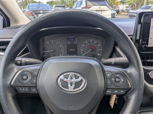 Used 2023 Toyota Corolla LE image 27