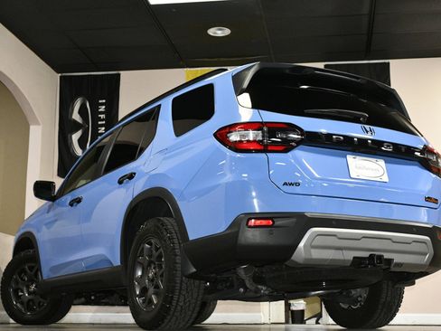 Used 2025 Honda Pilot TrailSport image 86
