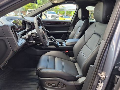 New 2026 Porsche Cayenne GTS AWD/4WD image 5