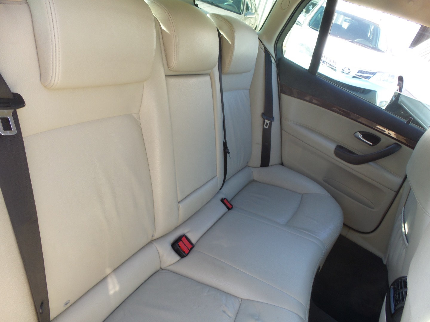 Used 2008 Saab 9-3 2.0T w/ Moonroof Package FWD image 9