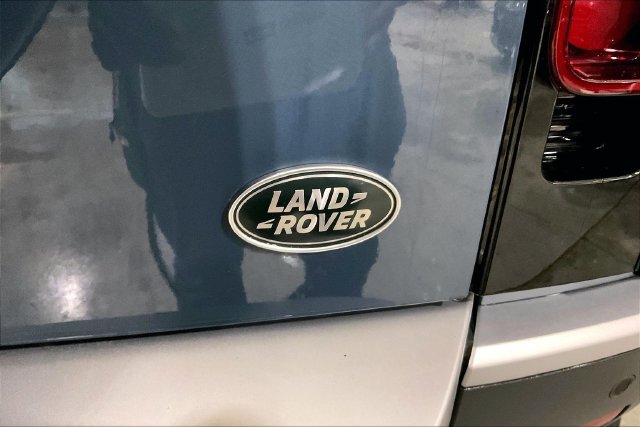 Used 2020 Land Rover Defender 110 HSE AWD/4WD image 8