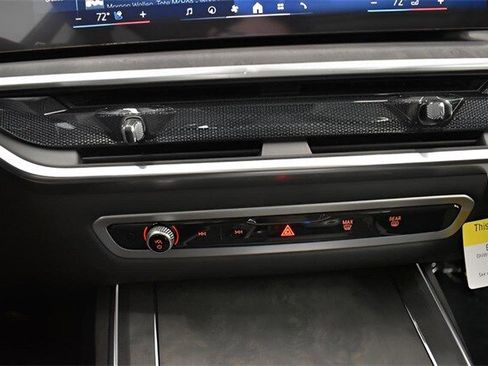 New 2026 BMW X7 xDrive40i w/ Premium Package image 26