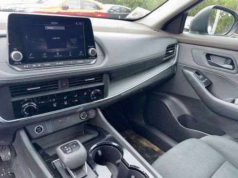 Used 2023 Nissan Rogue S FWD image 10
