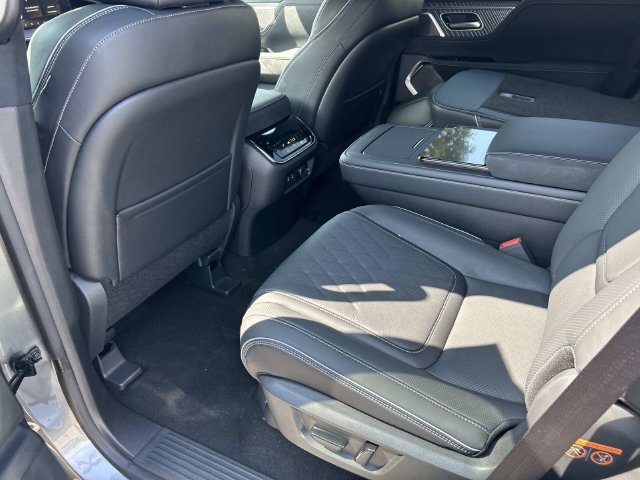 New 2027 INFINITI QX80 Autograph w/ Premium Cargo Package AWD/4WD image 18