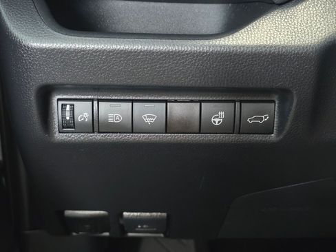 Certified 2021 Toyota RAV4 XLE w/ Convenience Package AWD/4WD image 23