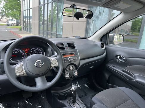 Used 2013 Nissan Versa SV w/ Convenience Pkg FWD image 14