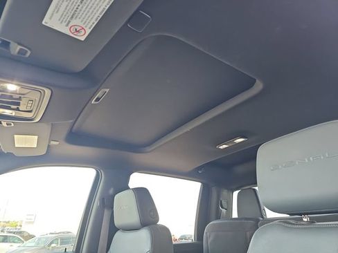Used 2021 GMC Sierra 2500 Denali w/ Denali Ultimate Package AWD/4WD image 17