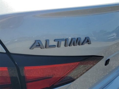 Used 2024 Nissan Altima 2.5 SV image 27