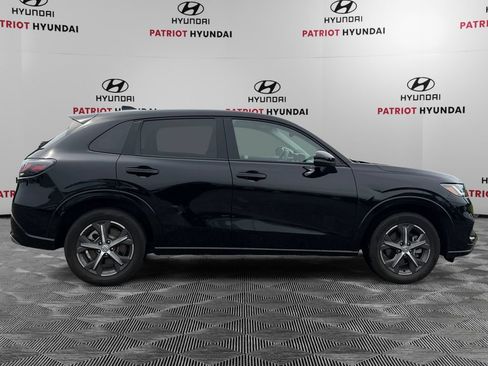 Used 2024 Honda HR-V EX-L image 2