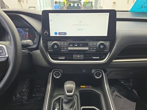 Used 2024 Toyota Grand Highlander XLE image 17