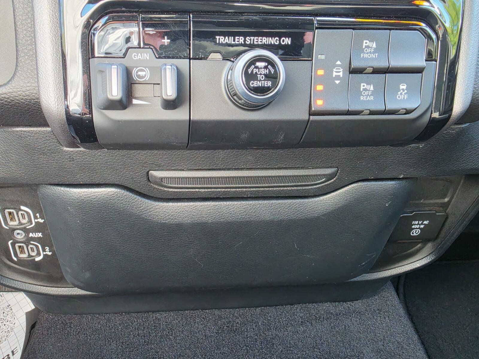 Used 2025 RAM 1500 Big Horn AWD/4WD image 12