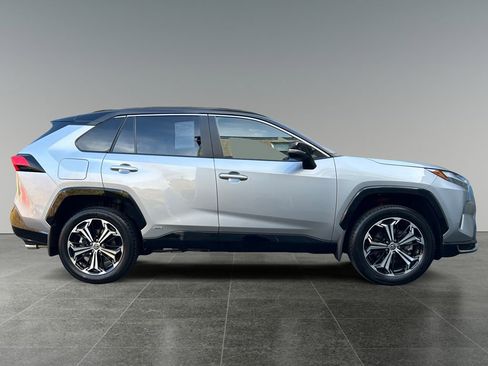 Used 2025 Toyota RAV4 XSE image 8