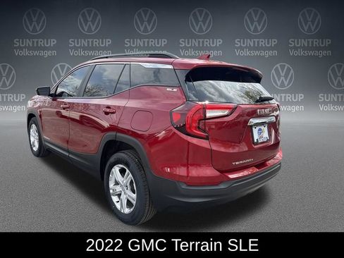 Used 2022 GMC Terrain SLE w/ Driver Convenience Package FWD image 3