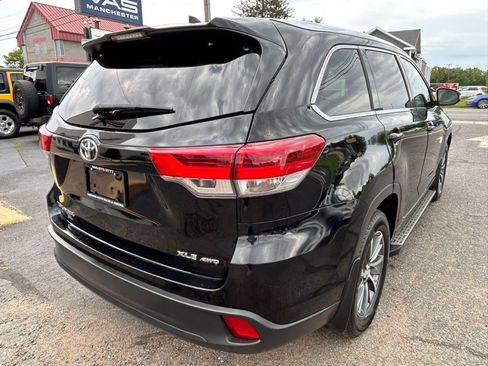 Used 2019 Toyota Highlander XLE AWD/4WD image 5
