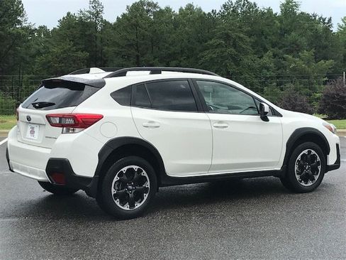 Certified 2022 Subaru Crosstrek 2.0i Premium w/ Moonroof Package AWD/4WD image 3