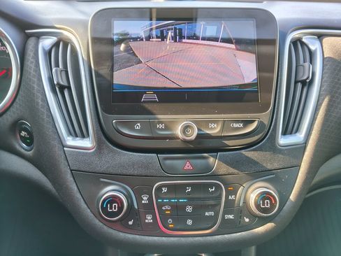 Used 2019 Chevrolet Malibu LT w/ LT True North Edition FWD image 4