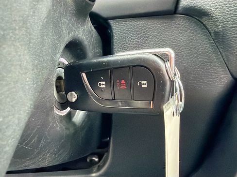 Used 2023 Toyota RAV4 LE AWD/4WD image 8